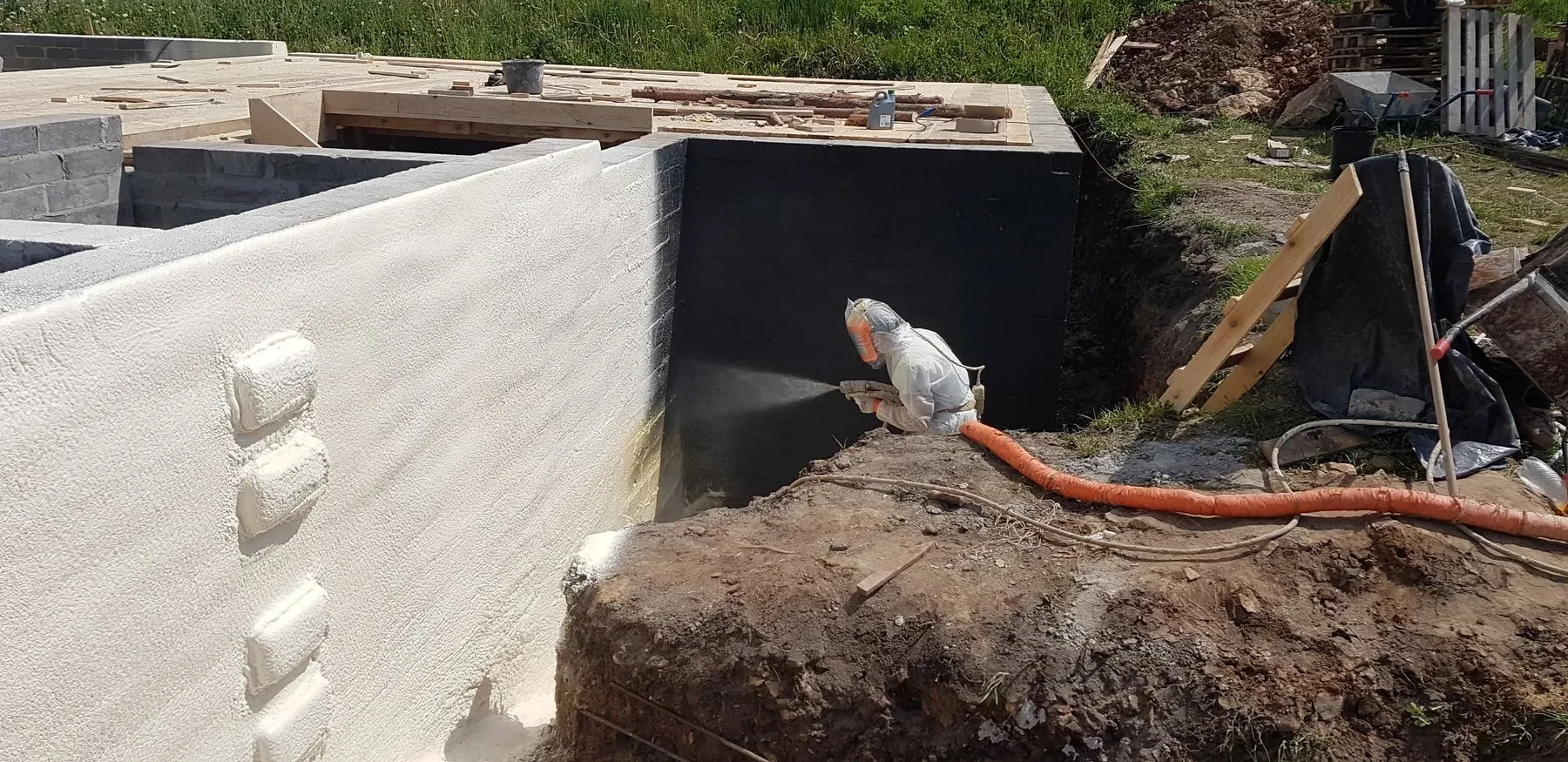 Izolacja fundamentu pianką zamkniętokomórkową